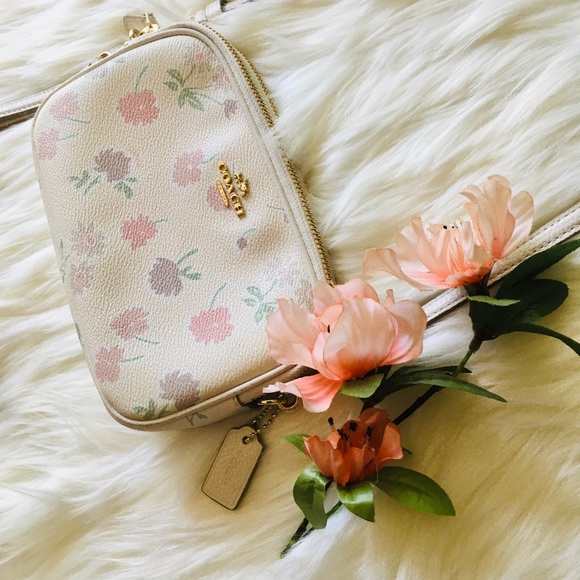 🌸COACH Daisy Field Pebbled Leather Crossbody - Picture 11 of 16